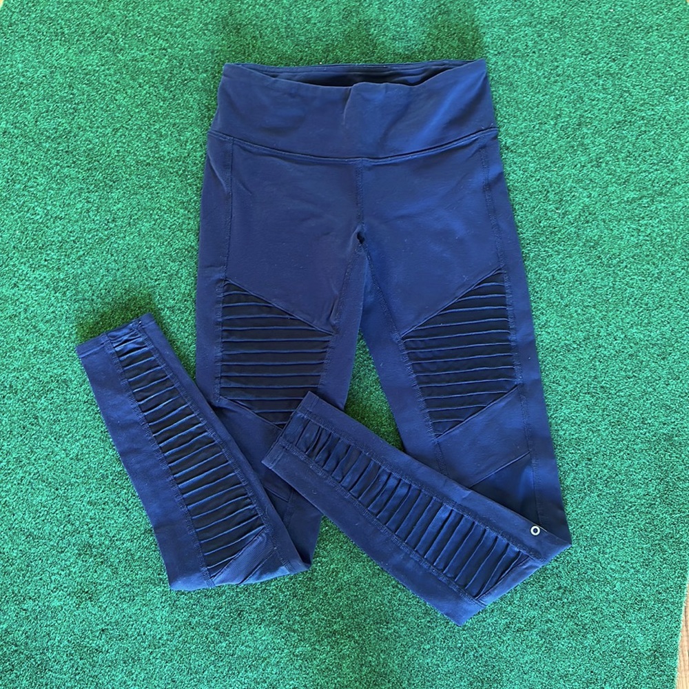 Alo yoga xs leggings ribbing detail in navy
